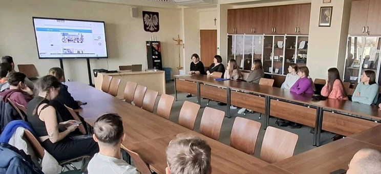 Meeting with students at Rzeszów University of Technology focused on upcoming TEDI training activities.